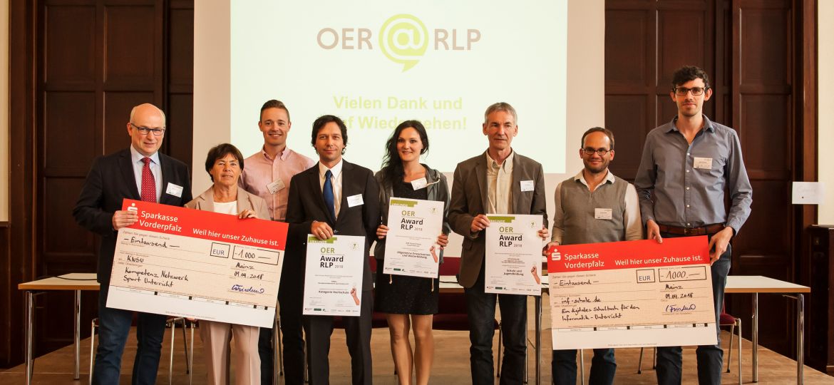 Das Foto zeigt die Gewinner*innen des OER Awards RLP 2018.